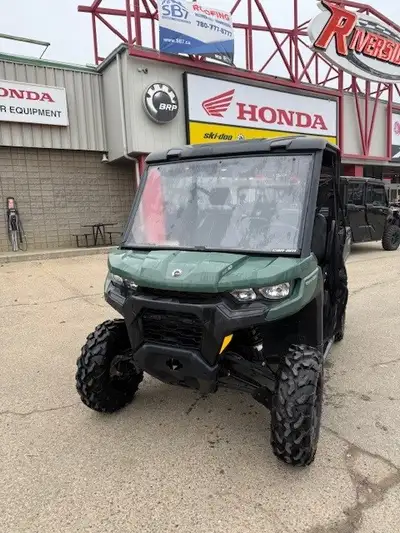 ***FINANCING AVAILABLE!!!*** Price is all-in except GST Call in to Riverside Honda & Ski-Doo today a...