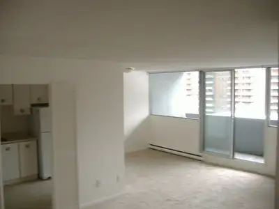 August 1st - 2 bed $1849-$1949 Heat & AC included - Centretown