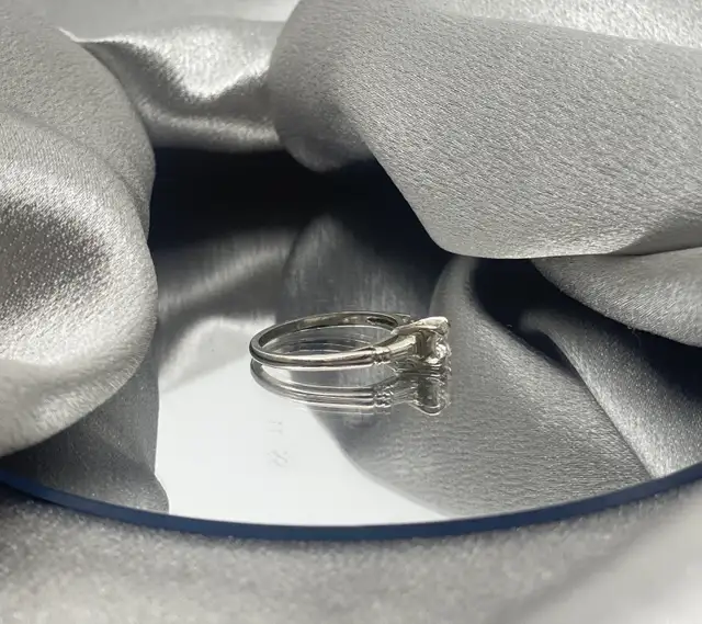 18KT White Gold Round & Baguette 0.45ct Diamond Ring $1239 in Jewellery & Watches in Mississauga / Peel Region - Image 4