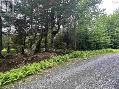 It's not too late to grab a slice of heaven in the middle of cottage country!! This 38,334 sq. ft lo...