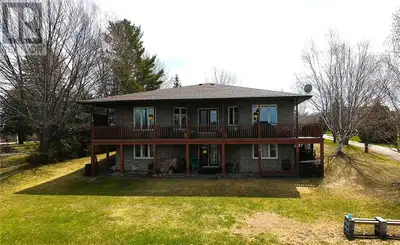 Four bedroom Mindemoya brick bungalow with spectacular views of Treasure Island. 12 Rainbow Trail, M...