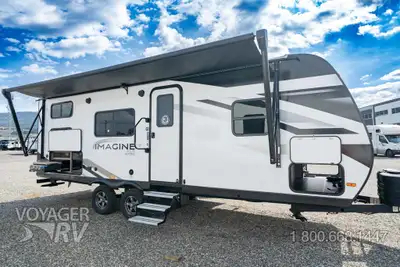 Located in Winfield, BC Call or Text 250-766-4607 Voyager RV Centre 1-800-668-1447 PHOTOS ARE NOT EX...