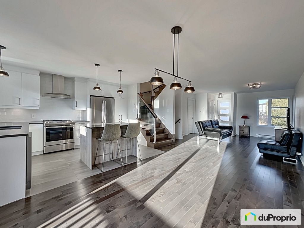 $675,000 - Townhouse for sale in St-Amable — photo 1