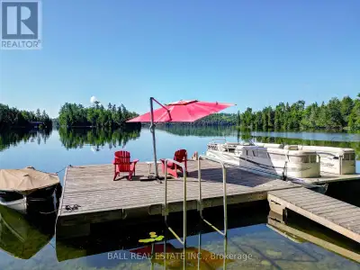 Come and explore LIMERICK LAKE and make this your forever cottage! Much of Limerick Lake is boat acc...