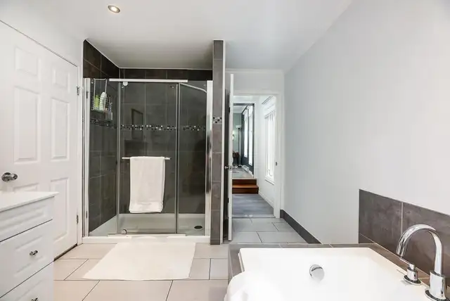 Charmant chalet-maison à louer à Chertsey avec spa et sauna in Quebec in Canada - Image 7