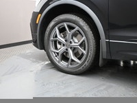 The 2022 Volkswagen Tiguan Comfortline R-Line 4Motion has received positive reviews for its solid bu... (image 3)