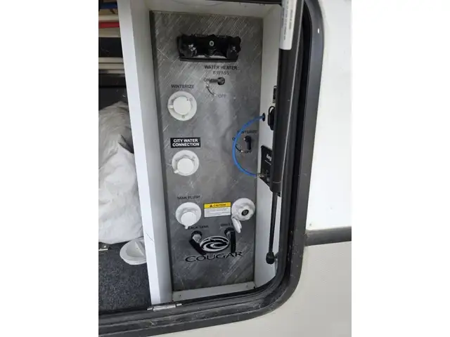 2022 Keystone RV Cougar Premium 355FBS in Travel Trailers & Campers in Penticton - Image 5