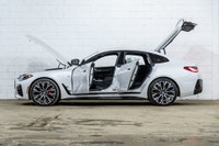 *English below* *Français:* Cette exceptionnelle BMW M440i xDrive Gran Coupe Édition Legacy 2024, af... (image 4)