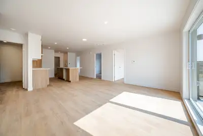 1165 Lorne-Germain #205 : 1650$/mois Disponible maintenant Unité climatisation incluse Internet incl...