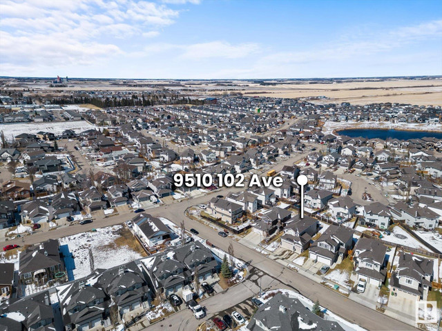 9510 102 AV Morinville, Alberta in Houses for Sale in Edmonton - Image 3
