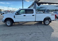 Dominate any task with this robust 2022 Ford Super Duty F-350 SRW XLT. Powered by a potent 6.2L 2-Va... (image 1)