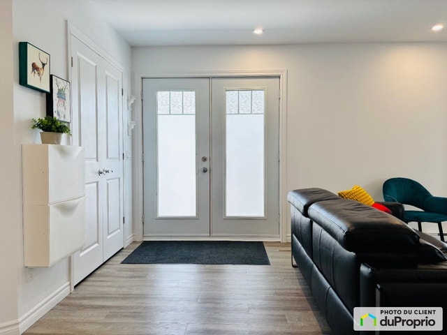 $339,900 - Condominium for sale in Sherbrooke (Jacques-Cartier) — photo 1
