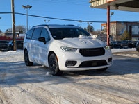 The 2026 Chrysler Pacifica Select combines advanced technology, comfort, and family-friendly versati... (image 8)