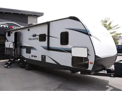 WAS: $33799 NOW: $32799 plus taxes and licensing fees2022 CrossRoads Volante 22BH | Sleeps 9 | King...
