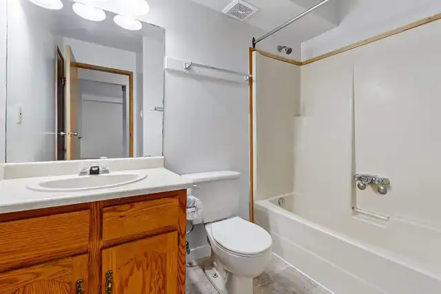 Modern Apartments with Air Conditioning - Silverwood Terrace - A in Long Term Rentals in Regina - Image 15