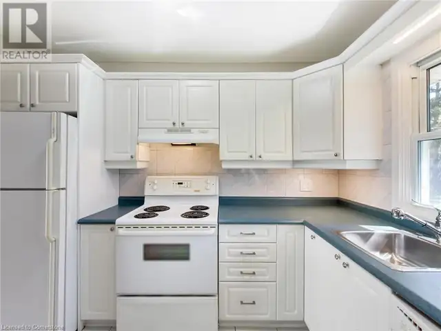 153 LIMERIDGE Road W Unit# 16 Hamilton, Ontario in Condos for Sale in Hamilton - Image 4