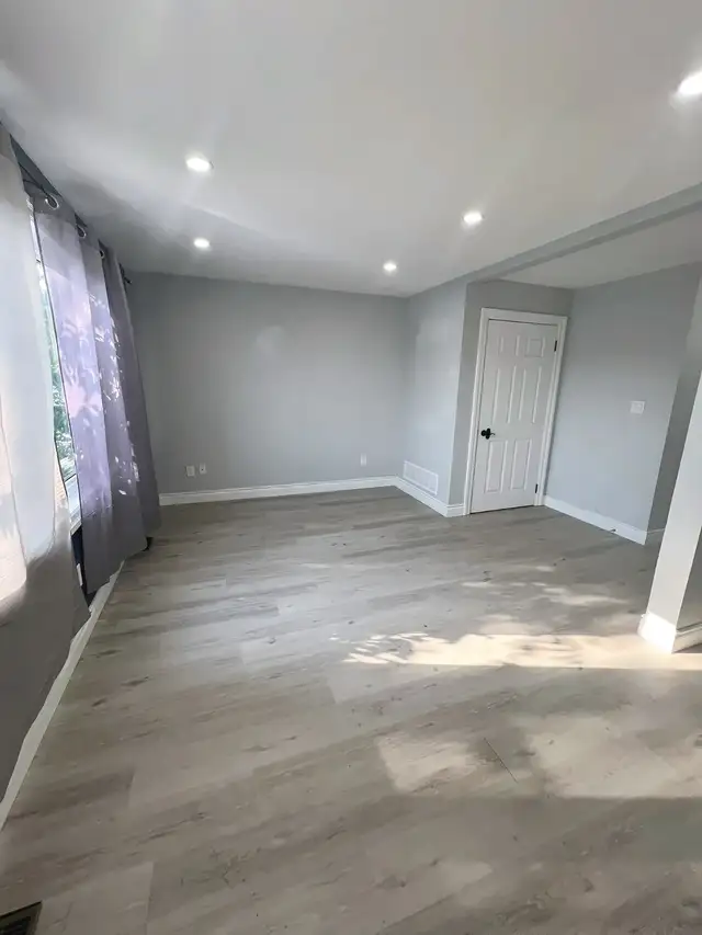 2 Bed, 1 Bath, with Backyard and Storage in Long Term Rentals in Oshawa / Durham Region - Image 3