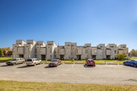 Located in Ottawa's beautiful south end, Windsor Park Village is a community ripe with green space a... (image 1)