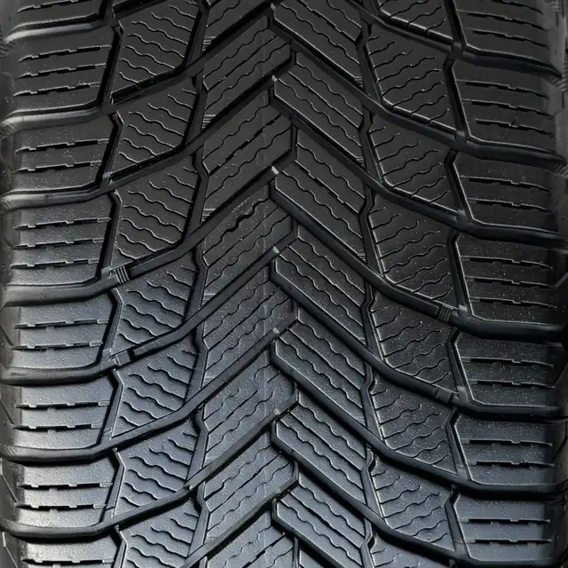 (97%) 4x Volvo XC40 18" OEM Winter Wheels Package in Tires & Rims in City of Toronto - Image 11