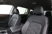 One owner 2026 Volkswagen Atlas Comfortline comes equipped with leather seats, 3rd row seating, heat... (image 3)
