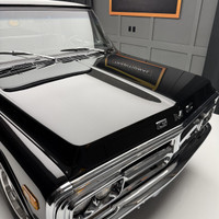 Check out this 1972 GMC 1500 Custom. This shortbox, standard cab is an absolute beauty! This truck h... (image 9)