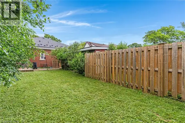 805 ROCKWAY Drive Kitchener, Ontario in Houses for Sale in Kitchener / Waterloo - Image 22