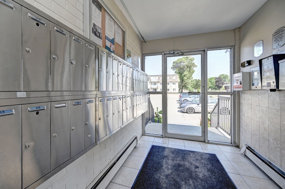 Hincks Street Apartments - 3 Bedroom + Den Apartment for Rent - 2