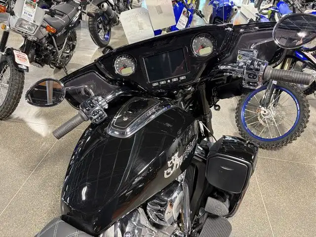 2025 Indian Motorcycle Roadmaster Power Plus 108 Limited with PB in Sport Touring in Saskatoon - Image 6