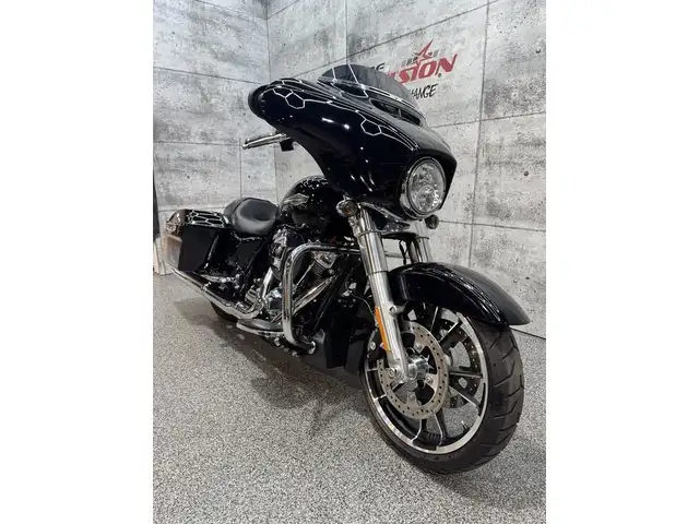 2023 Harley-Davidson FLHX 107 Street Glide ABS in Sport Touring in Saguenay - Image 4