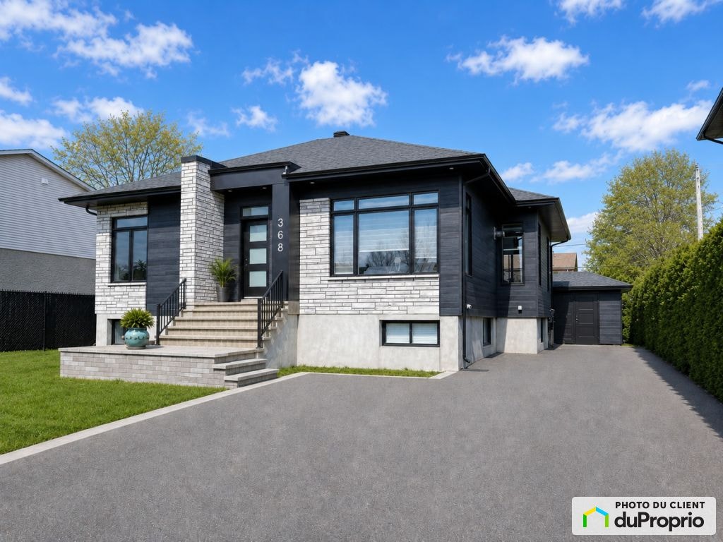$679,000 - Bungalow for sale in St-Amable — photo 1