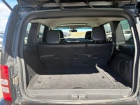 2010 JEEP LIBERTY LIMITED EDITION 4WD * COMFORT AND CONVENIENCE GROUP * ONE OWNER FEATURES INCLUDE:... (image 6)