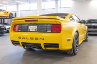 Ford Mustang Saleen S-281 SC Coupe 2005: - Extérieur jaune SCREAMING YELLOW sur intérieur en cuir no... (image 7)