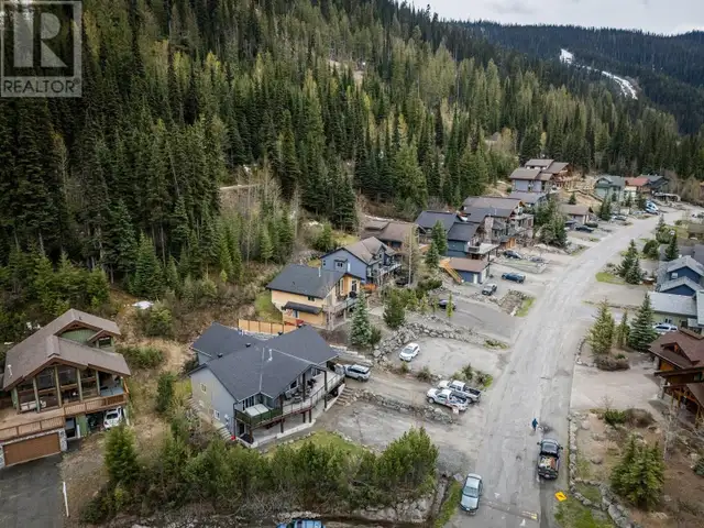 2401 FAIRWAYS Drive Sun Peaks, British Columbia in Houses for Sale in Kamloops - Image 37