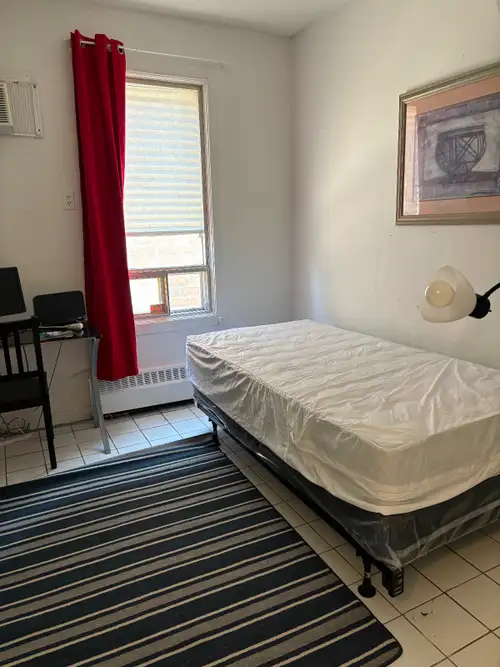 Furnished Private Studios at Bloor & Spadina – 7-Min Walk to U of T | From $998 Located steps from S...