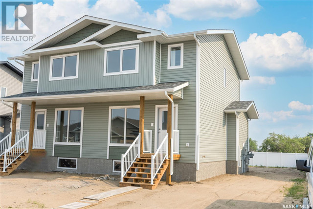 309 Reddekopp CRESCENT Warman, Saskatchewan in Houses for Sale in Saskatoon - Image 2