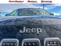 Apple Carplay / Android Auto, 1 Owner, Clean Accident History Report, Low Kms, 3.517 Axle Ratio, 6 S... (image 8)