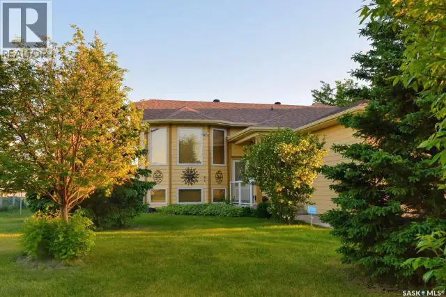 506 2nd Avenue PLACE Radisson, Saskatchewan in Houses for Sale in Saskatoon - Image 2