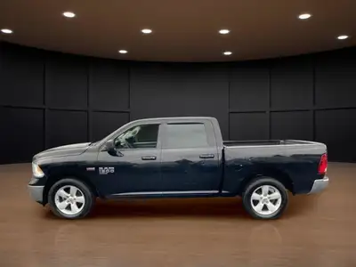 2022 RAM 1500 Classic SLT CLEAN CARFAX!!!! 4x4 HEMI, CRUISE,..., View more
