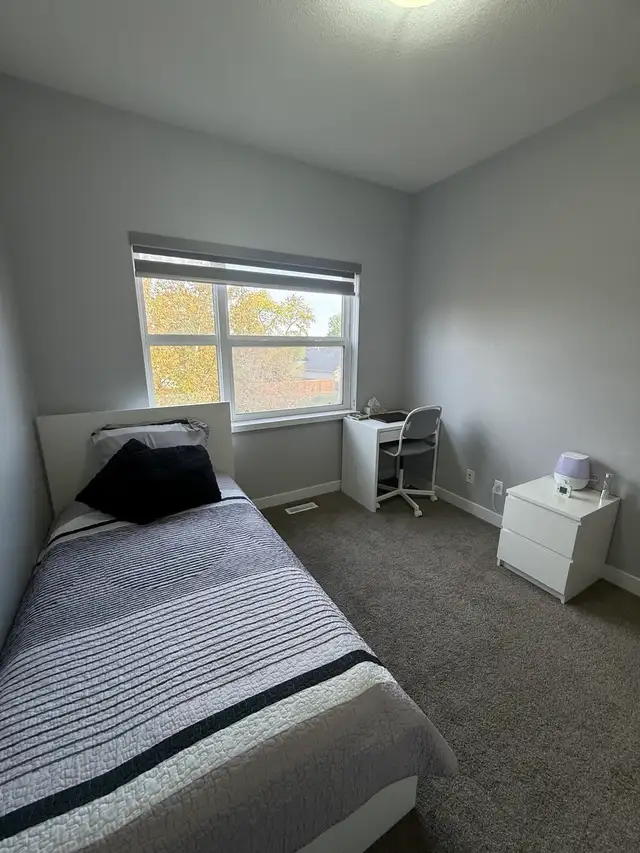 Beautiful & Spacious 3-Bed, 2.5-Bath Townhouse for Rent in Long Term Rentals in Edmonton - Image 20