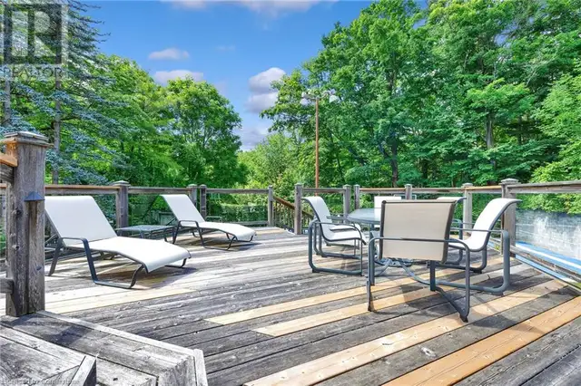 32 MAPLE HILL Drive Kitchener, Ontario in Houses for Sale in Kitchener / Waterloo - Image 9