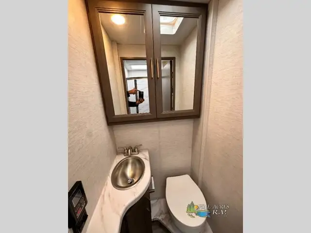 2025 Thor Motor Coach Four Winds Sprinter 24LV - Diesel in RVs & Motorhomes in Moncton - Image 28