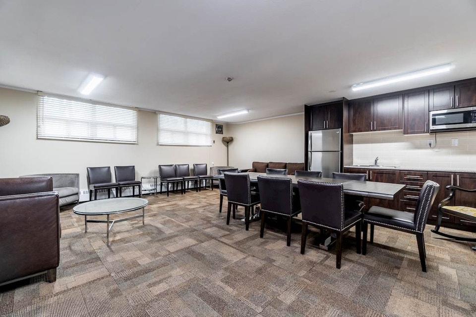 Glencrest Terrace Apartments - 2 Bedroom available at 3055 Glenc 5