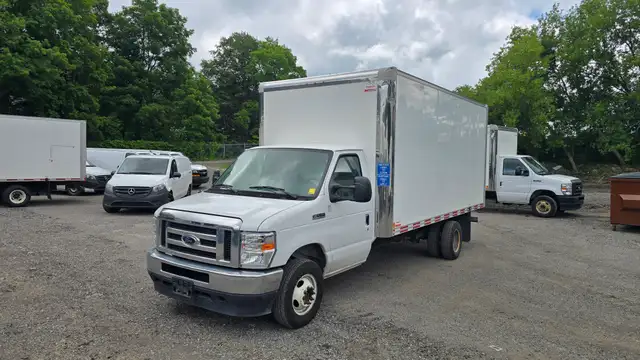 2021 Ford E-450 E-Series E-450 16Ft Box V8 Gas in Cars & Trucks in City of Toronto - Image 5