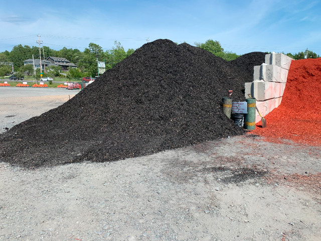 Black Mulch Available for Pickup and Delivery this Spring! in Plants, Fertilizer & Soil in Bedford - Image 3