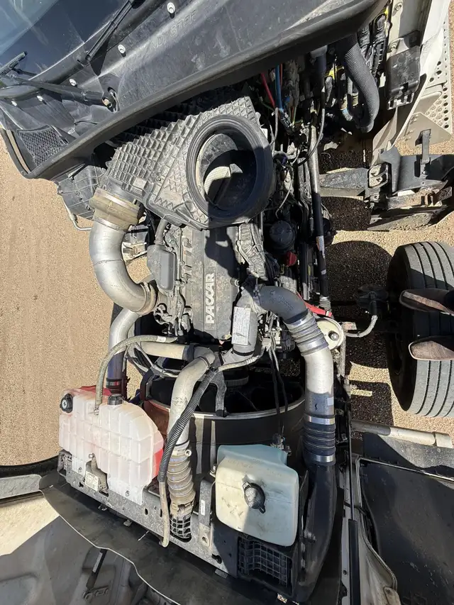 2021 KENWORTH W990 in Heavy Trucks in Saskatoon - Image 24