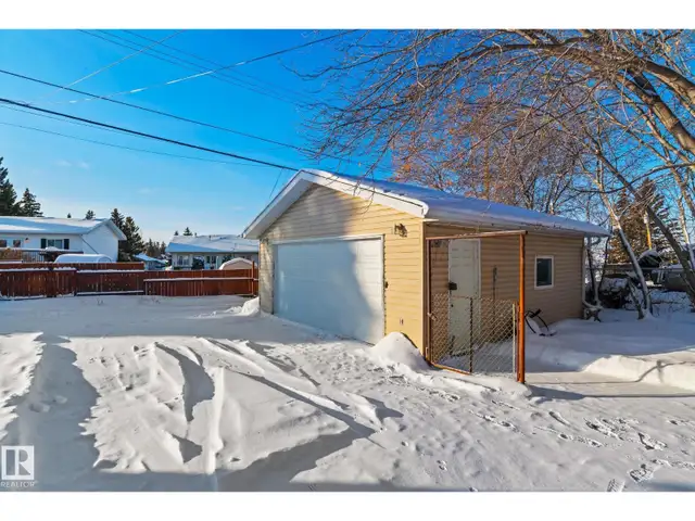 315 10 ST Cold Lake, Alberta in Houses for Sale in Edmonton - Image 5