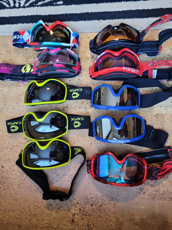 Junior Snowboard Ski Goggles .good shape in Other in Calgary - Image 3