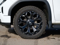 495 LB-FT of Torque. 1,200 KM Range. Welcome to the 2023 GMC Sierra Denali Duramax. Overview Imagine... (image 6)