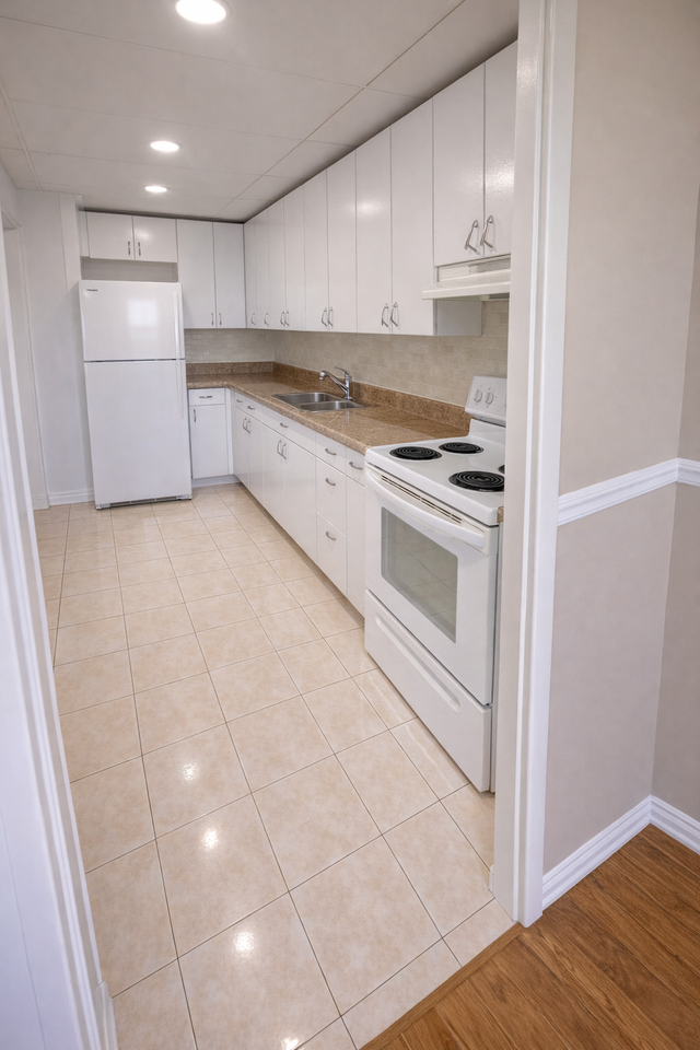 2 BEDROOM APARTMENT FOR RENT in Long Term Rentals in City of Toronto - Image 7