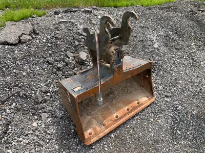 AMI 36” Hydraulic Ditching Buckets, 36” Wide, Hydraulic Tilt Bucket with 180 Degree Angles, AMI 35 W...
